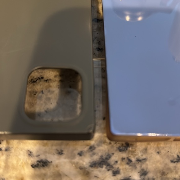 Bundle of 4 FLAUNT square iPhone 11 Pro Max phone cases + BONUS clear case! - Picture 3 of 6